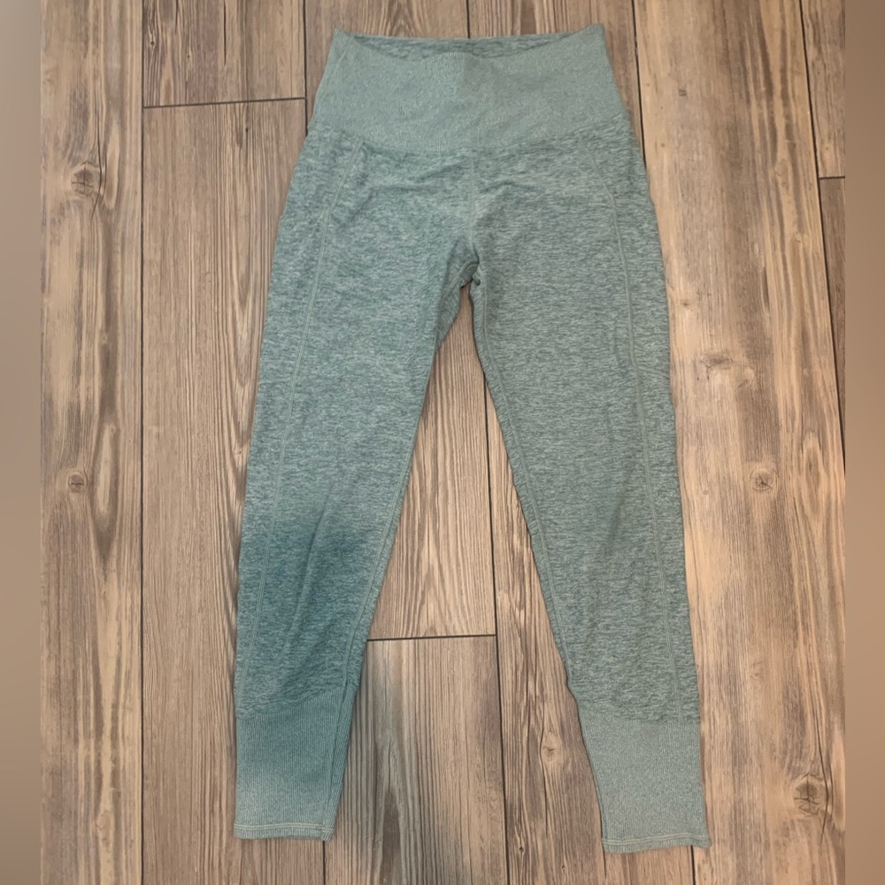 Kirkland Signature high-waisted turquoise leggings